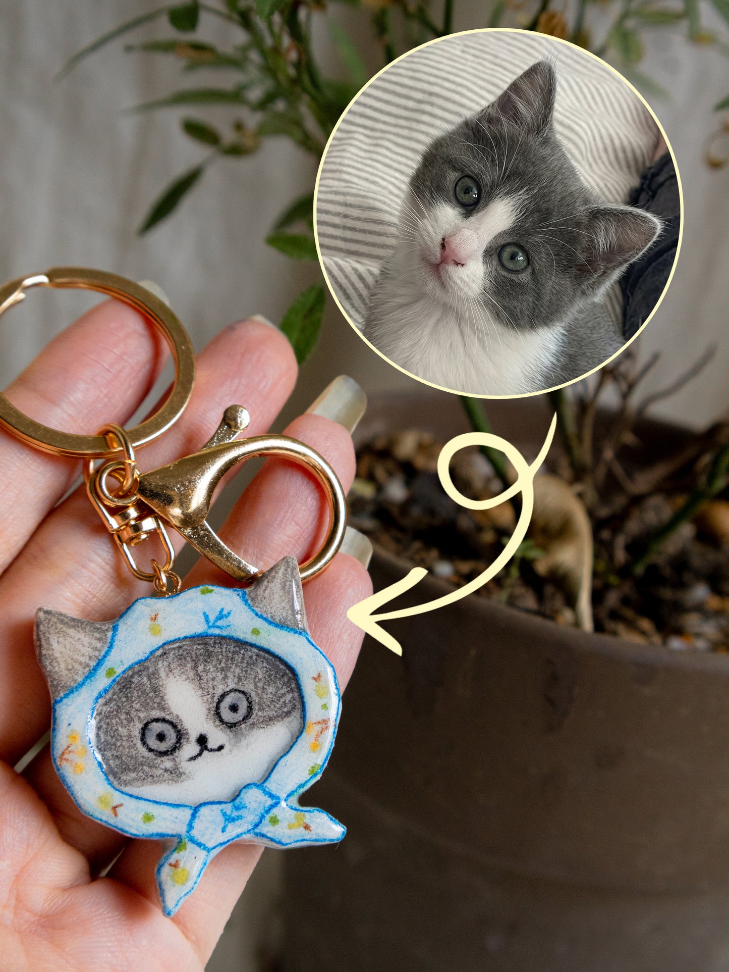 Cute grandma scarf cosplay keychain