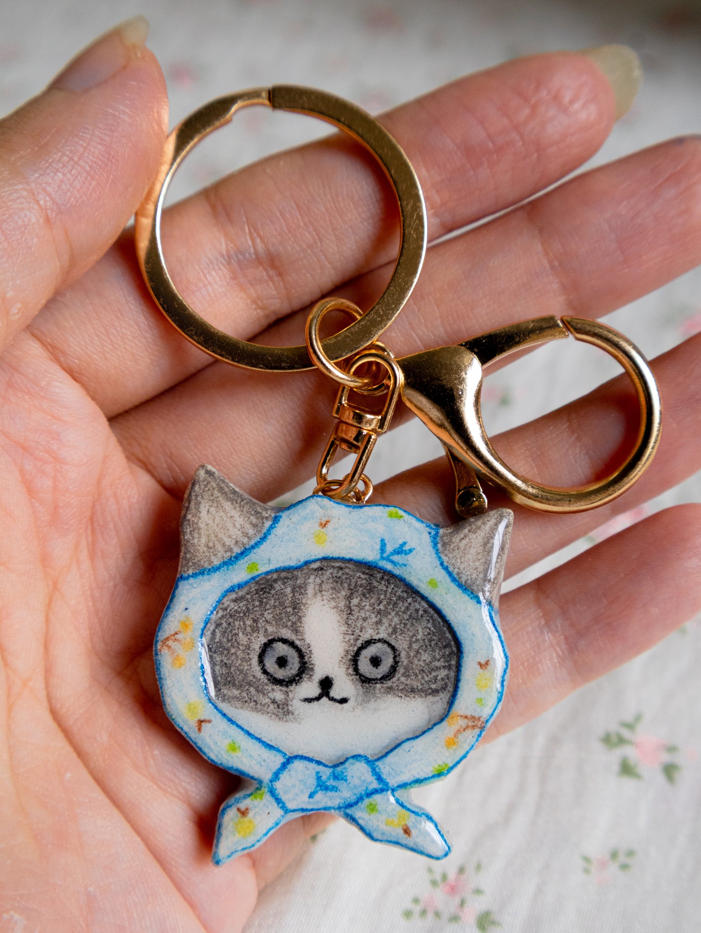 Cute grandma scarf cosplay keychain